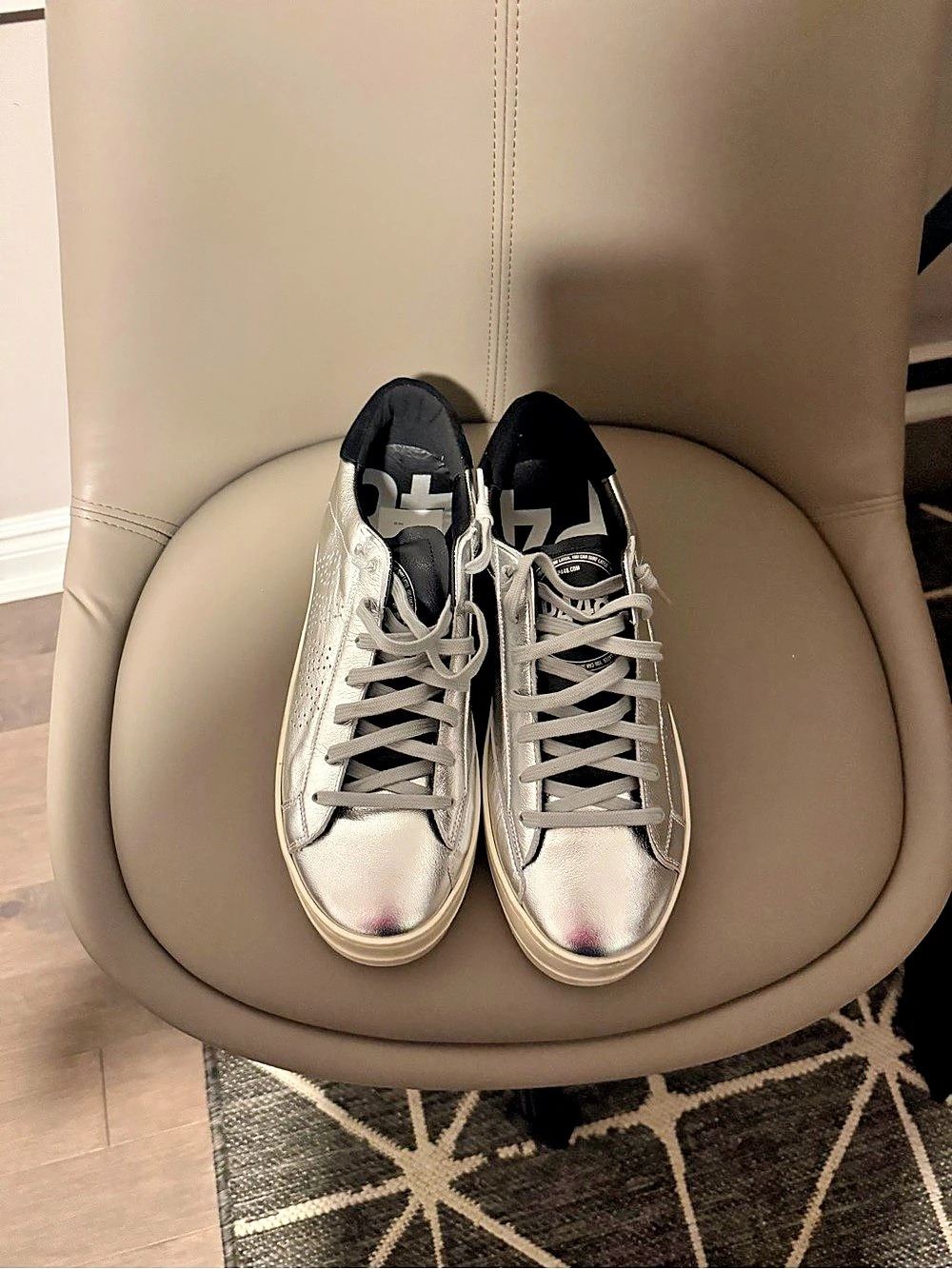 Golden Goose F2J2OHN-M-SILVER Sneakers EU 44 Like New